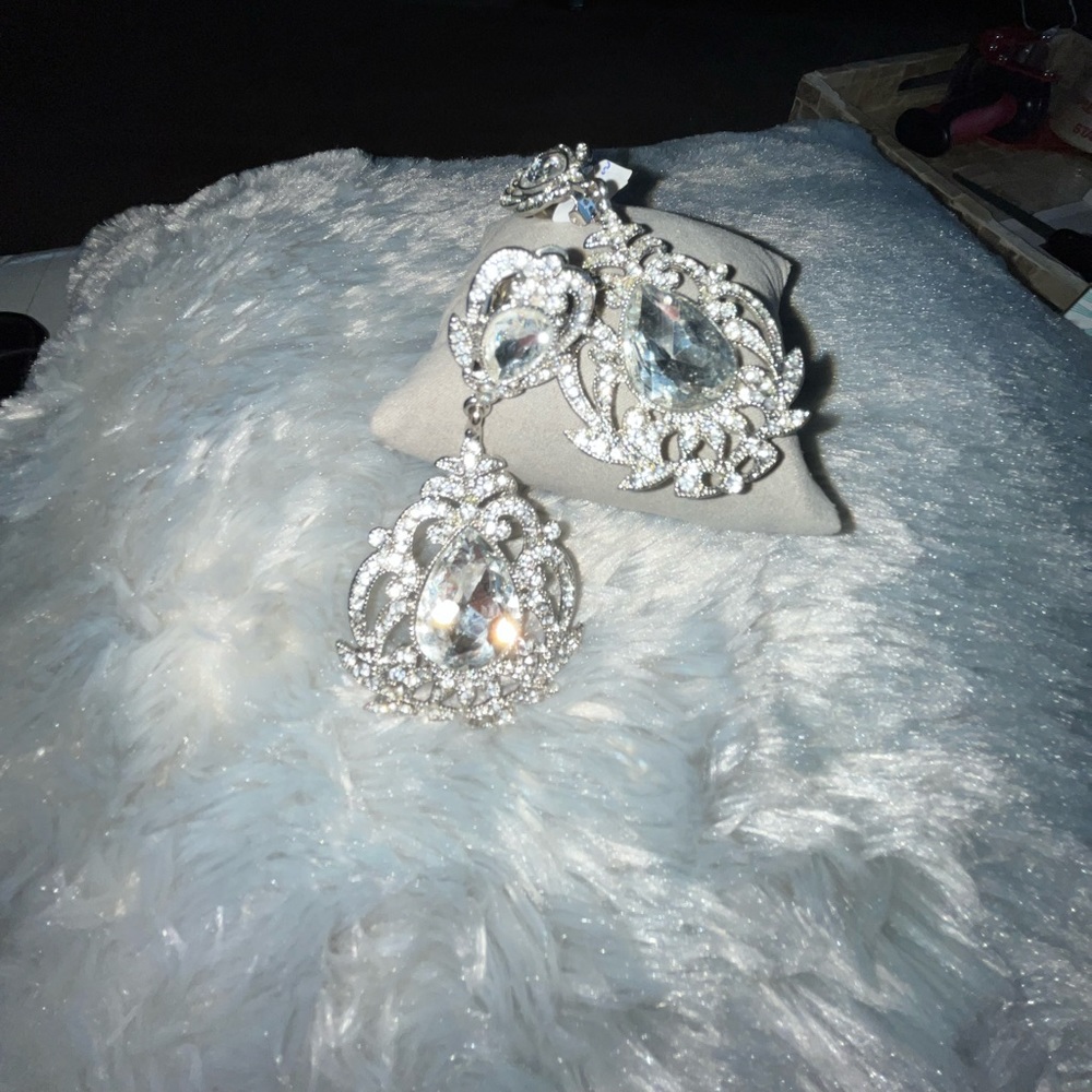 Statement High Quality Rhinestone Earrings - image 1